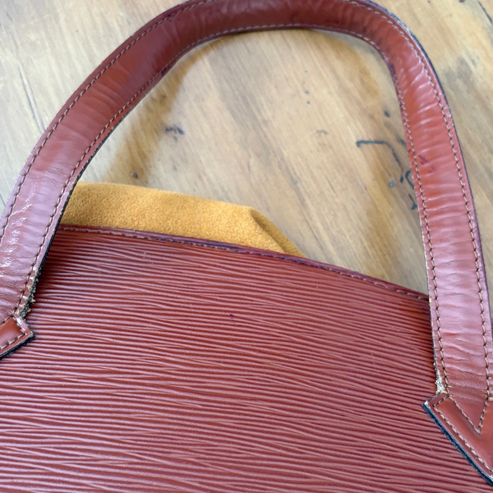Louis Vuitton Elegant Brown Epi handbag - Picture 9 of 13